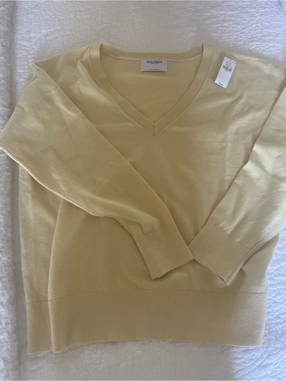 Old Navy Light Yellow V-Neck Sweater NWT